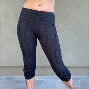 Caraucci Charcoal Bamboo Moto Capri With Zipper Pocket, S